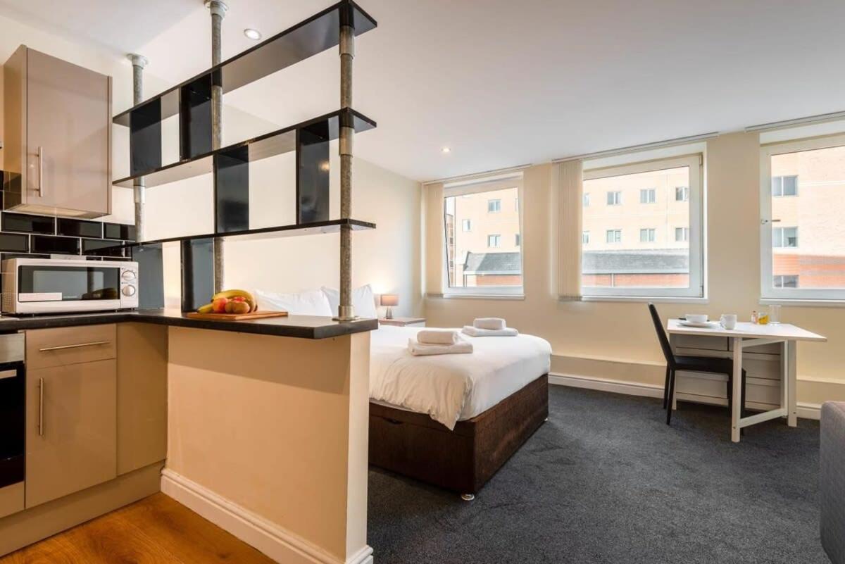 Апартаменты Modern & Bright Budget Studio In Central Донкастер Экстерьер фото