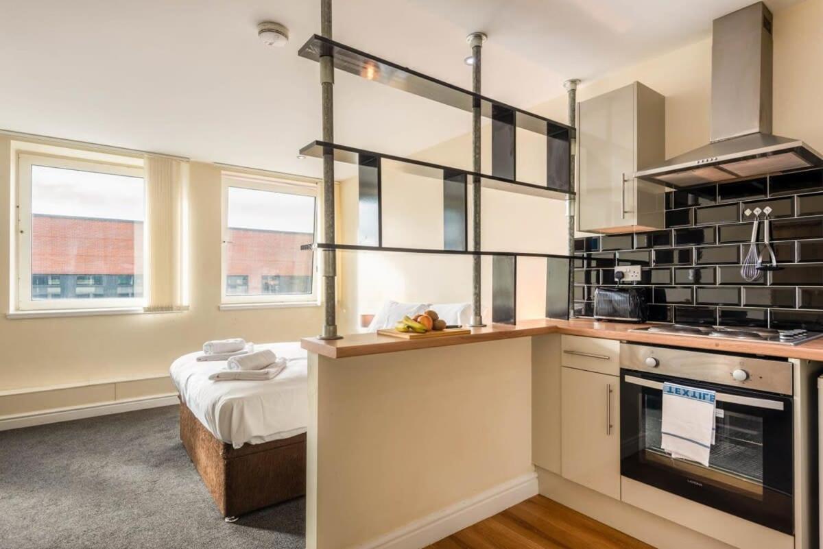 Апартаменты Modern & Bright Budget Studio In Central Донкастер Экстерьер фото