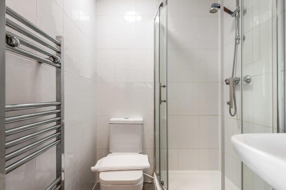 Апартаменты Modern & Bright Budget Studio In Central Донкастер Экстерьер фото