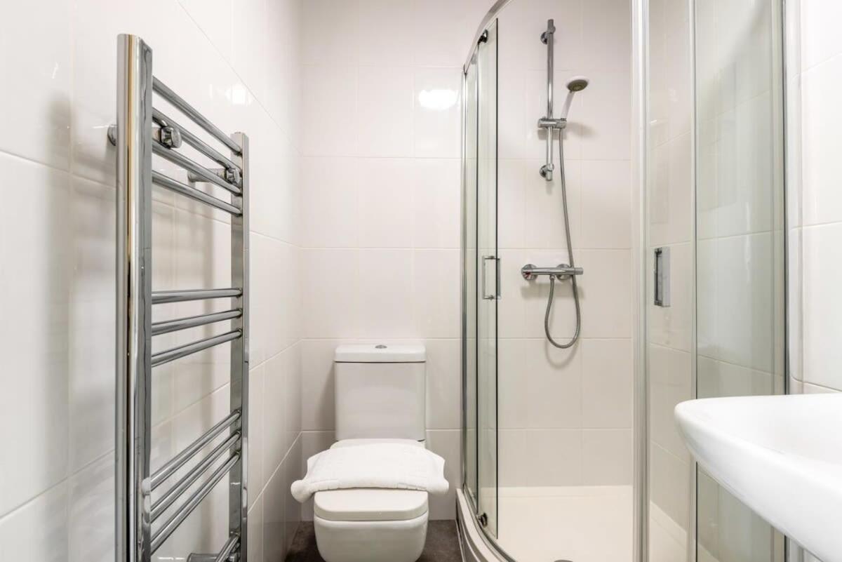 Апартаменты Modern & Bright Budget Studio In Central Донкастер Экстерьер фото
