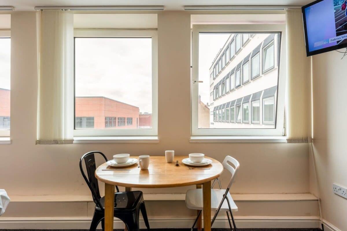 Апартаменты Modern & Bright Budget Studio In Central Донкастер Экстерьер фото