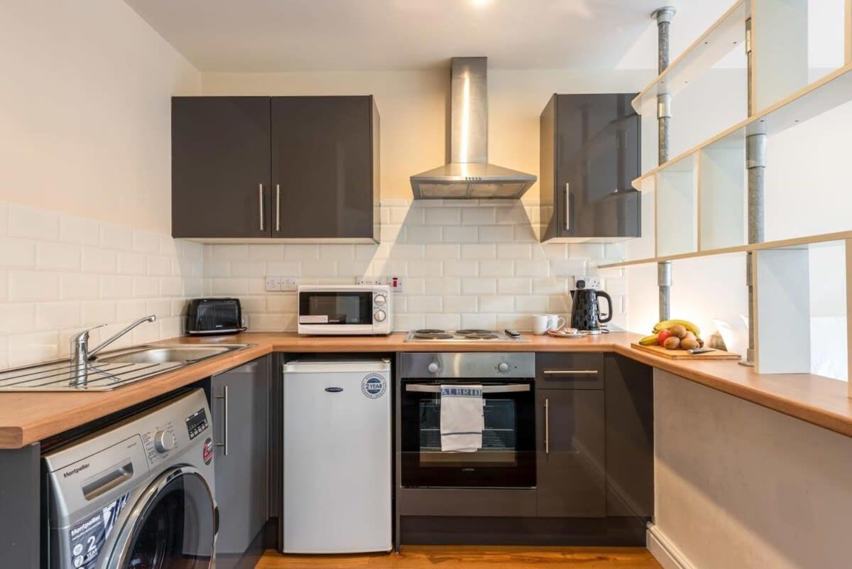 Апартаменты Modern & Bright Budget Studio In Central Донкастер Экстерьер фото